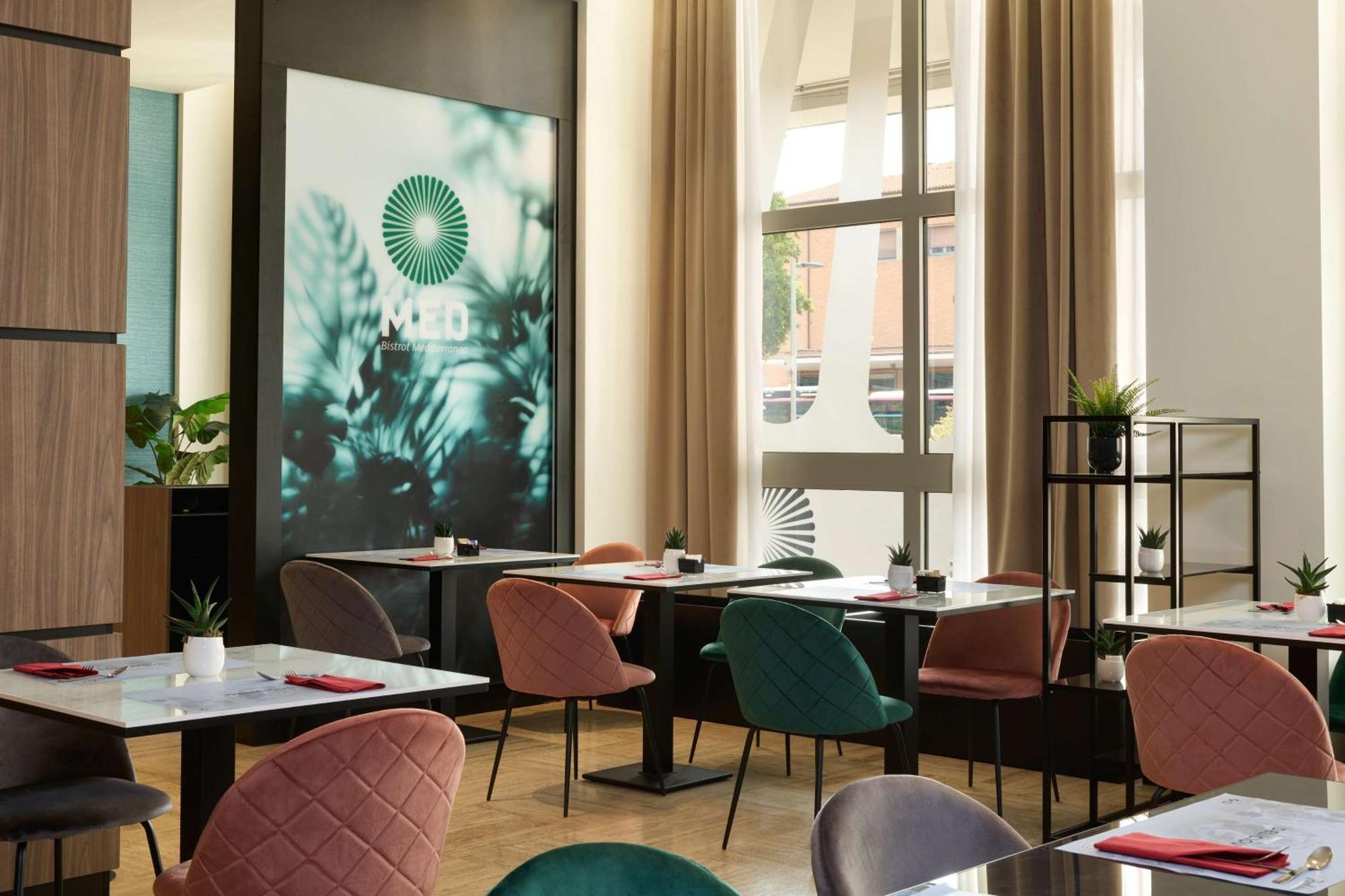 Radisson Hotel Феррара Экстерьер фото